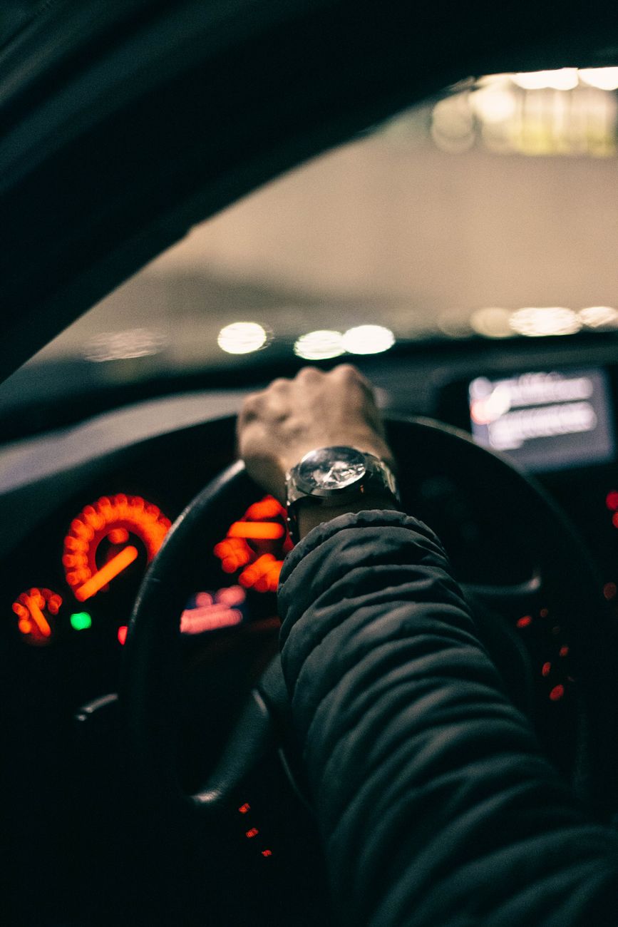 Gefälschter Führerschein und betrunken: Polizei stoppt Autofahrer in Weteritz
