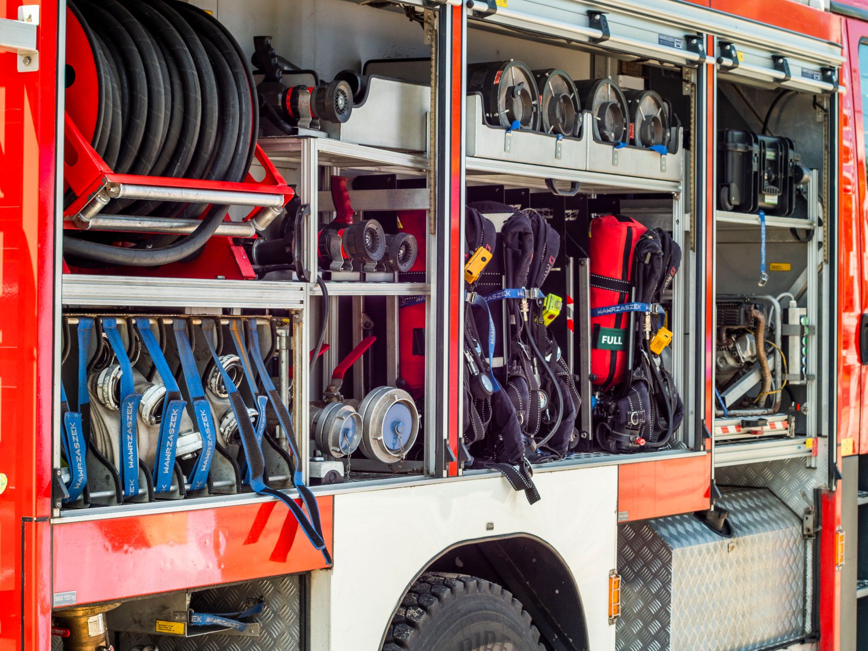 Feuer im Wohnungsflur: Mitbewohner verhindert Schlimmeres – Brandstifter in Gewahrsam