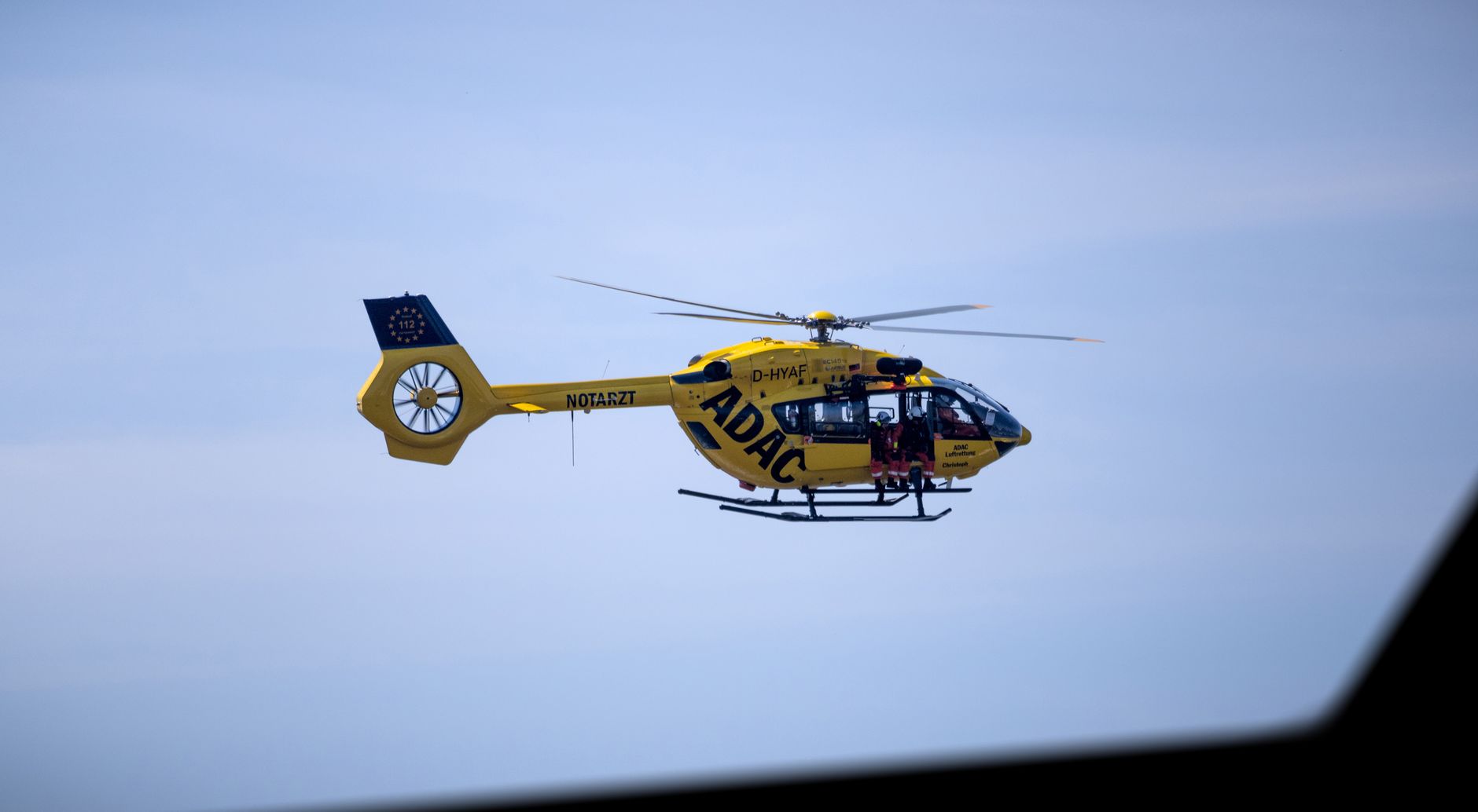 Lkw-Fahrer übersieht VW Golf – Seniorin mit Rettungshubschrauber in Spezialklinik geflogen