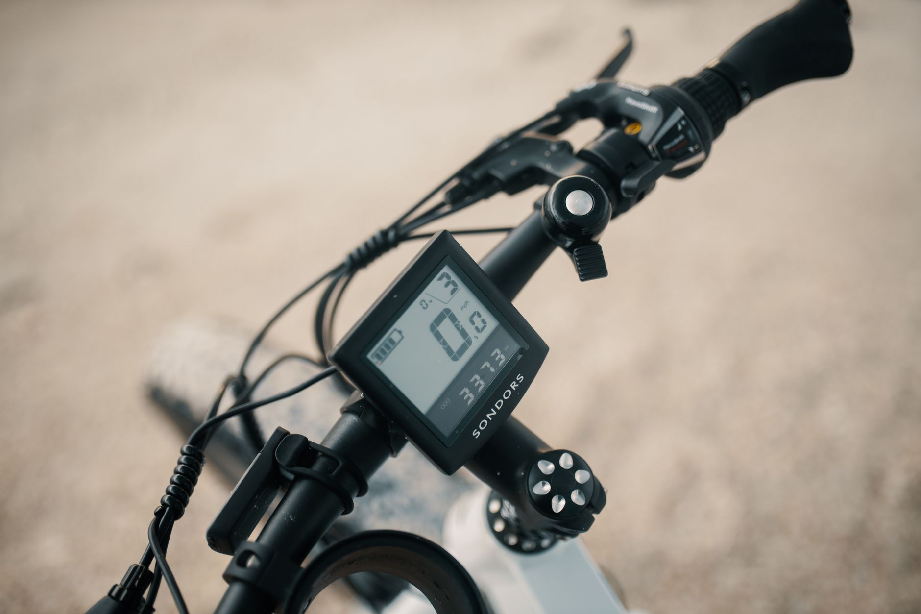 Geortetes E-Bike führt zu illegalem Fuhrpark: Polizei hebt Diebeslager in Kleingarten aus