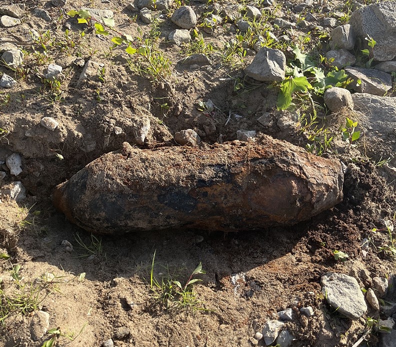Fliegerbombe in Magdeburg im Uferbereich der Elbe gefunden