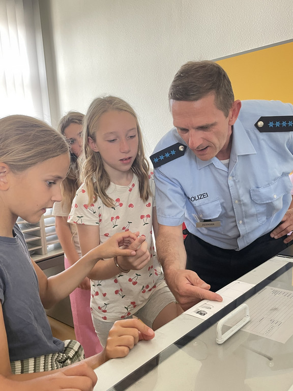 Hortkinder blicken hinter die Kulissen der Polizei Genthin