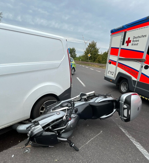 Bornstedt: Motorradfahrer bei Crash auf B1 verletzt