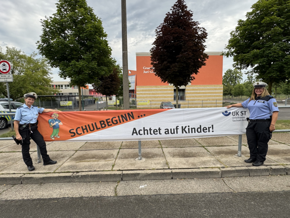 Schulstart im Landkreis Stendal: Neue Banner mahnen zur Vorsicht