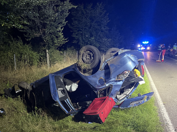 Schwerer Unfall auf der B 188 bei Wust: Skoda kollidiert mit Lkw